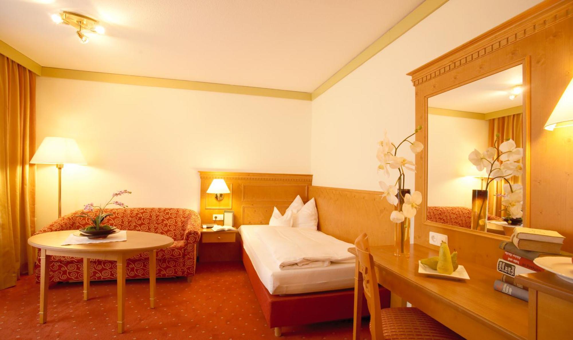 Hotel Glockenspiel Бад Грисбах Екстериор снимка