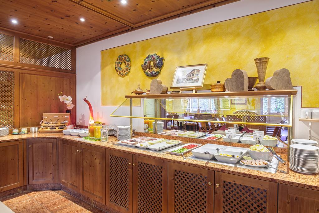 Hotel Glockenspiel Бад Грисбах Екстериор снимка