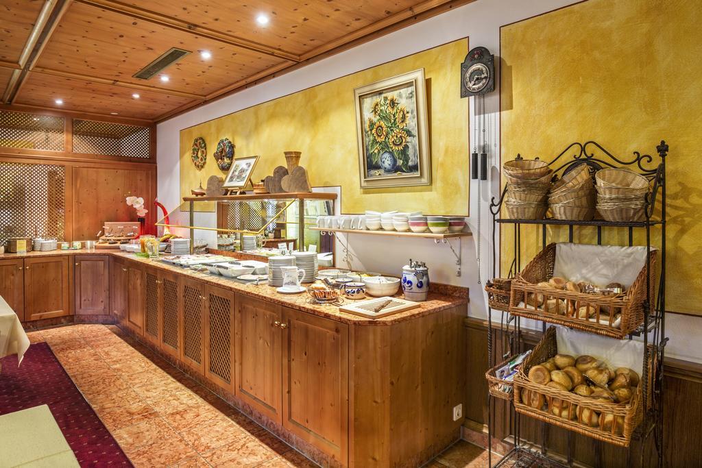 Hotel Glockenspiel Бад Грисбах Екстериор снимка